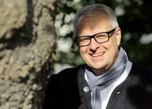 Jörg Zimmer Rezitator aus Moers zum Literaturspaziergang Schlosspark